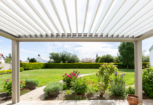 pérgola bioclimática de lamas orientables por Abrisud